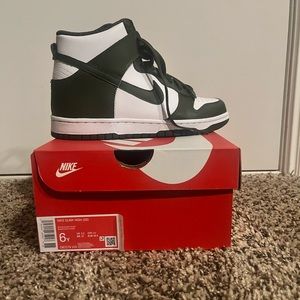 Nike Dunk High Cargo Khaki GS - Size 6Y